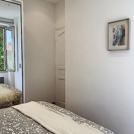 Charming Flat In Old - 50m From The Sea * Антиб