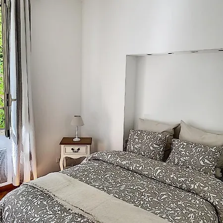 Charming Flat In Old - 50m From The Sea Антиб