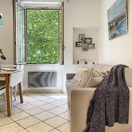 Charming Flat In Old - 50m From The Sea Апартаменты Антиб
